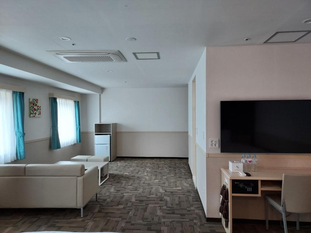 Toyoko Inn Чханвон Экстерьер фото