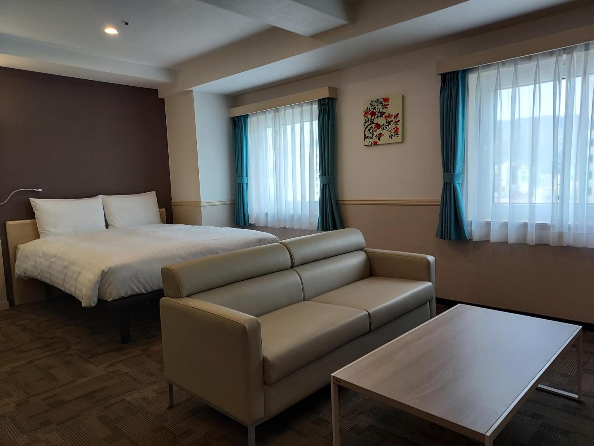 Toyoko Inn Чханвон Экстерьер фото