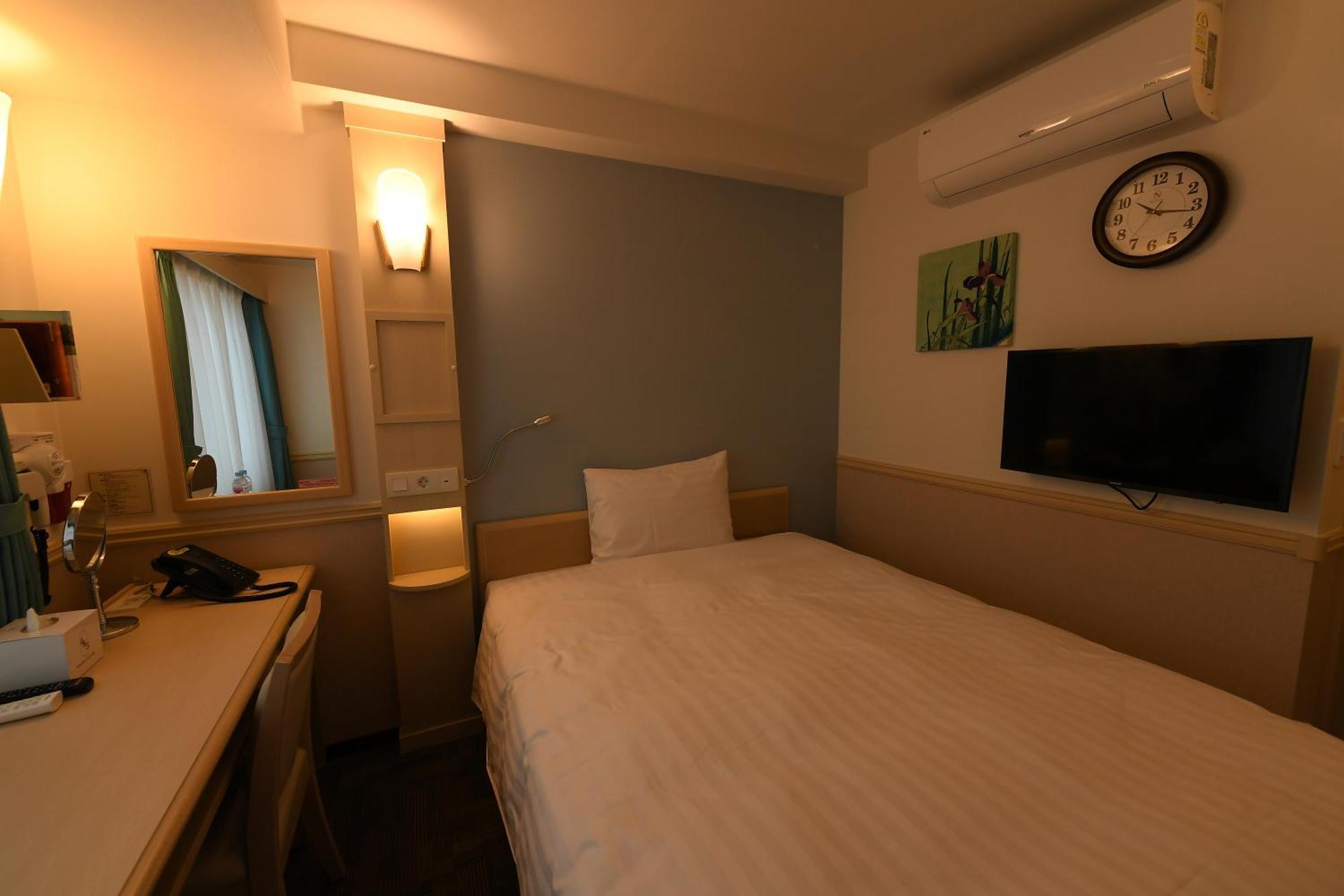 Toyoko Inn Чханвон Экстерьер фото