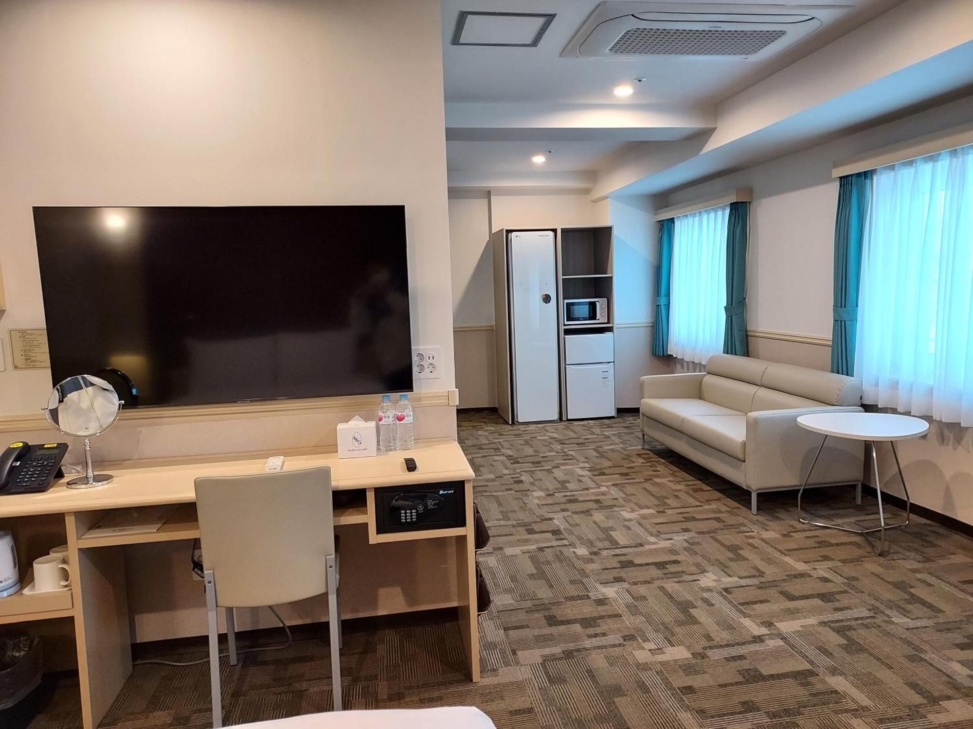 Toyoko Inn Чханвон Экстерьер фото