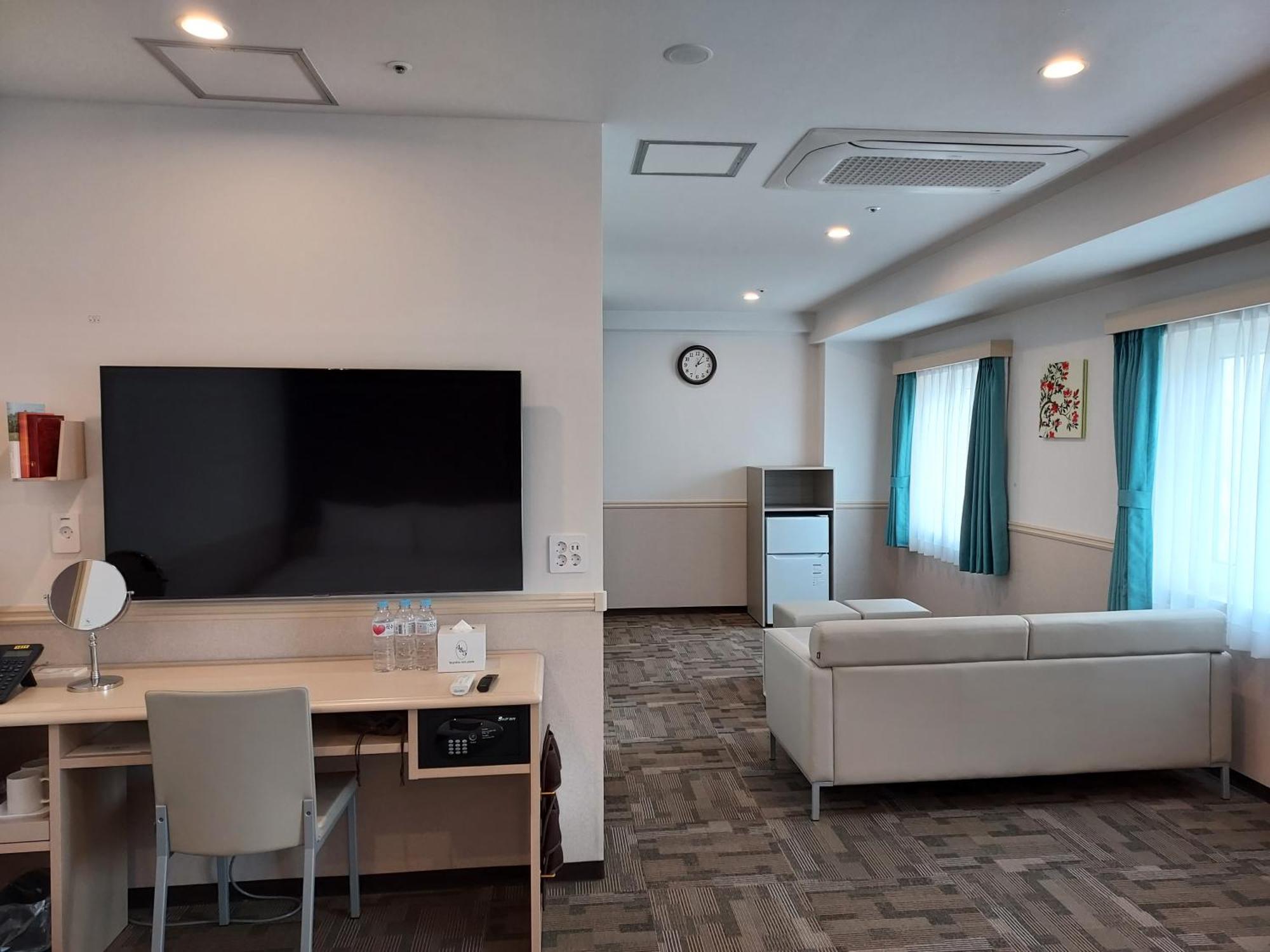 Toyoko Inn Чханвон Экстерьер фото